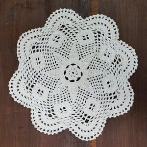 Vintage Crochet Doily 9.5 Inch Round Star Scallop Beige